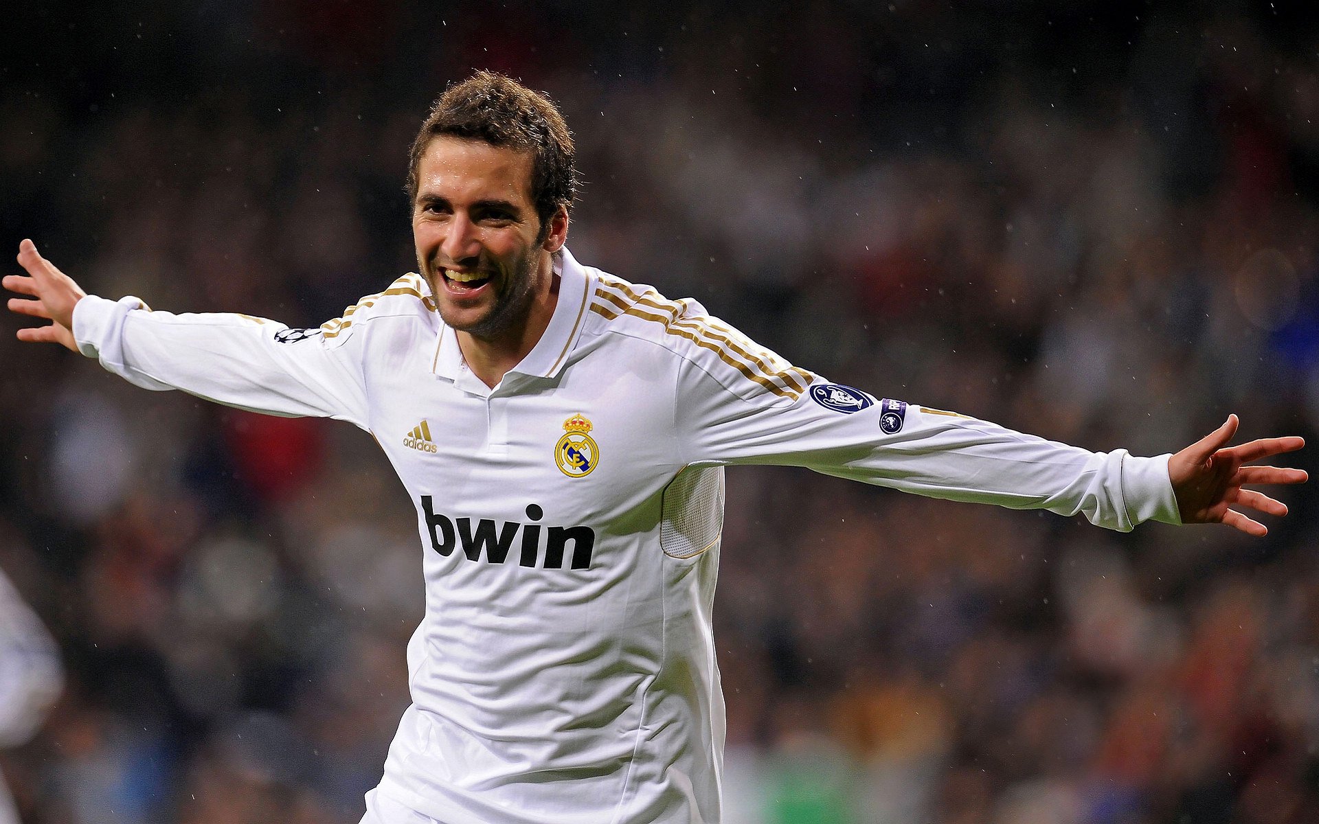 天才新星上演帽子戏法，助球队逆转夺冠